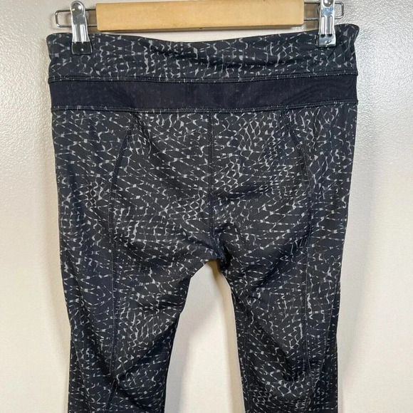 Lululemon Inspire Tight II Size 6 Samba Snake Battleship Black Athletic Active - Picture 9 of 10